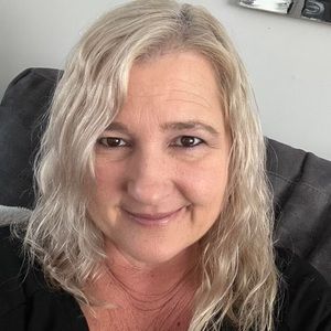 Meet your Posher, Lori